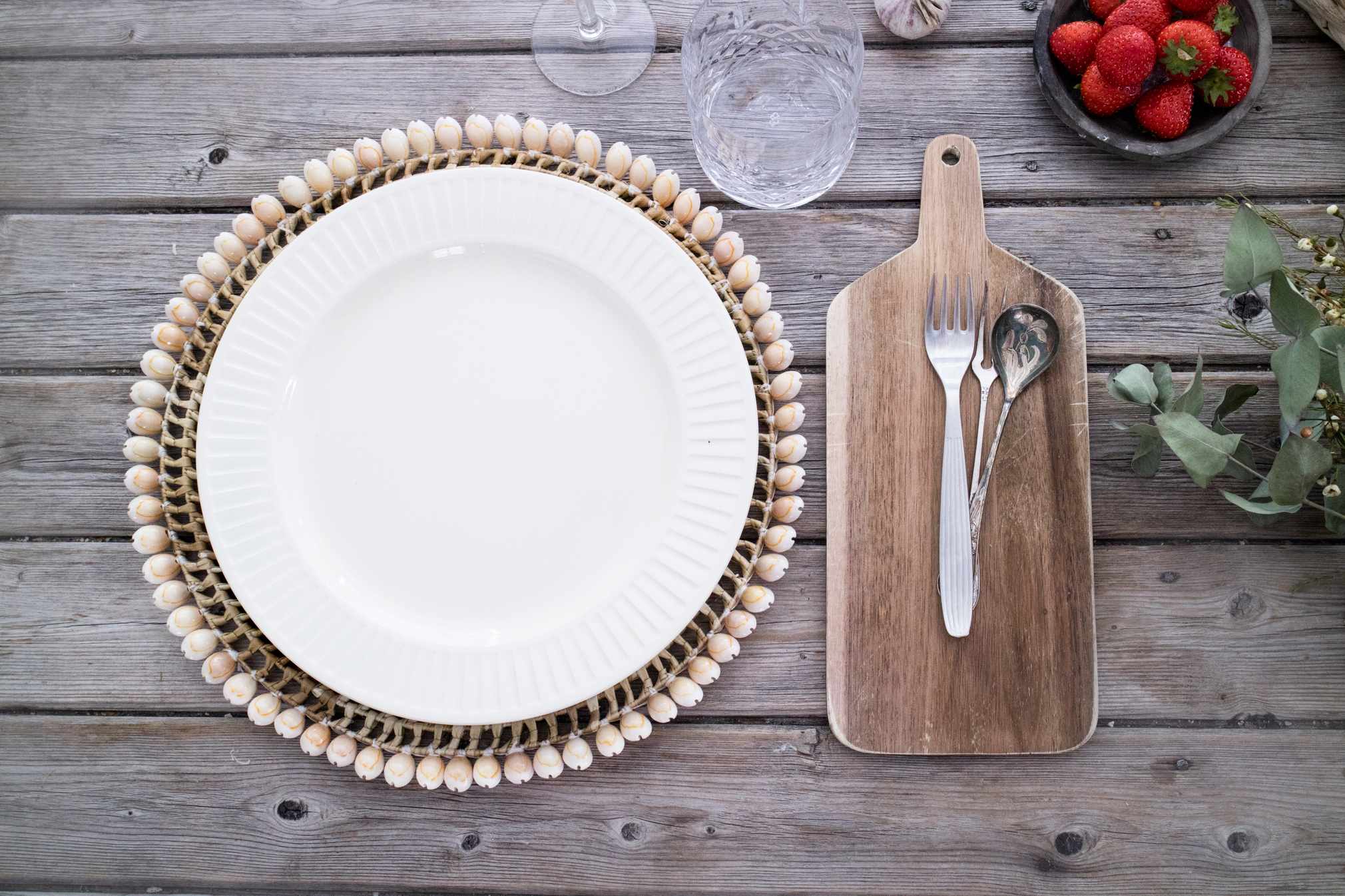 Steg for steg til sommerlig festbord,Steg for steg - sommerlig festbord, sommerlig festbord, festbord, Styling, Norske interiørbloggere, Norske matbloggere, Interior, Table decoration, Festbord, Festbord til 17. mai, konfirmasjonsbord, Sommerfest, Styling, Summer, Cozy Room, TGR, Søstrene Grene, Bordpynt, Sommerlig bordpynt, Hvordan pynte festbordet, Hvordan pynte bordet, Steg for steg, Trine Midtun Klisjéhjemmet, DIY