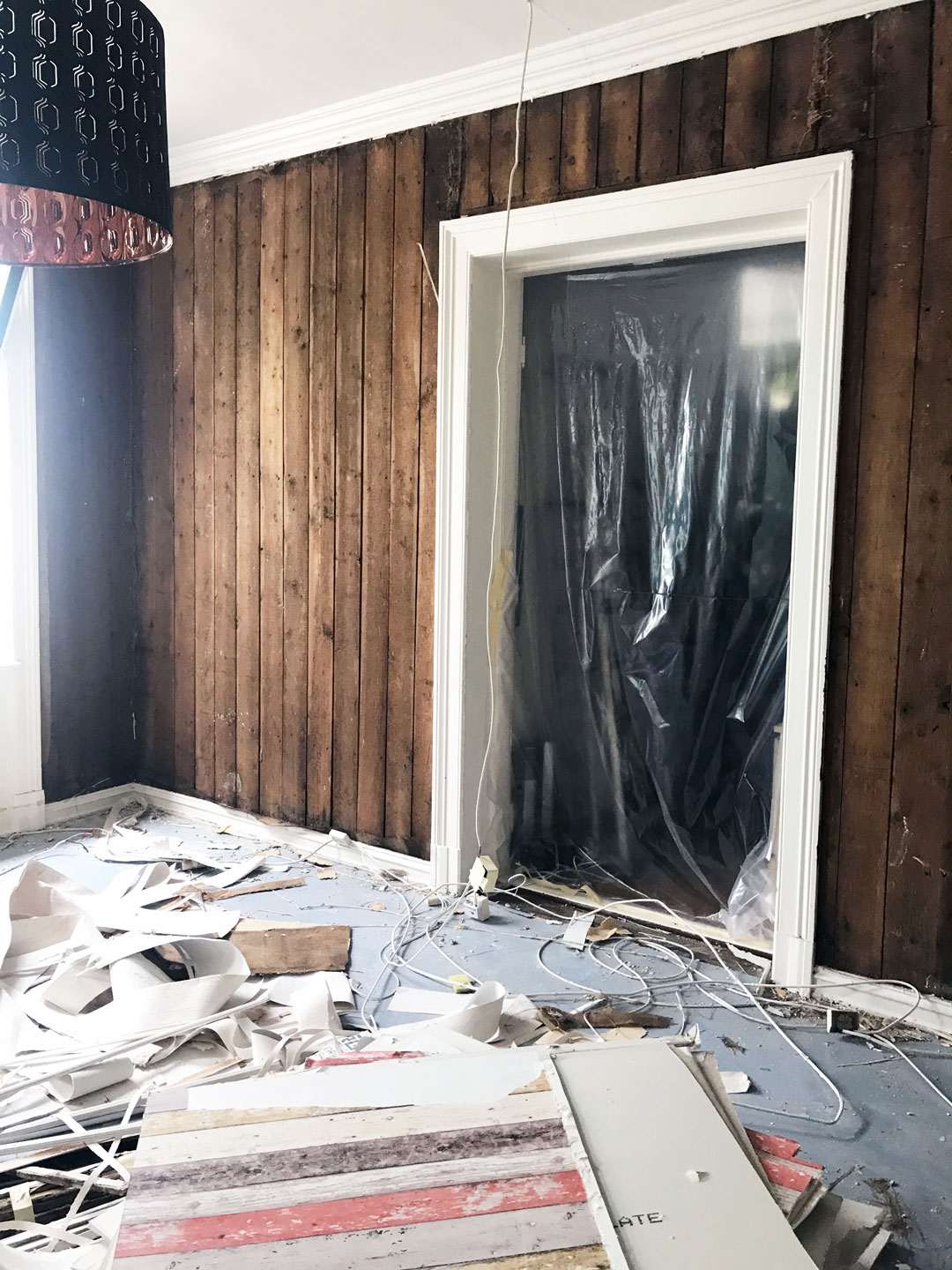 Plankevegger, Trine Midtun Klisjéhjemmet, Teglstein, Oversikt stue, Norske interiørblogger, Renovering, Oppussing