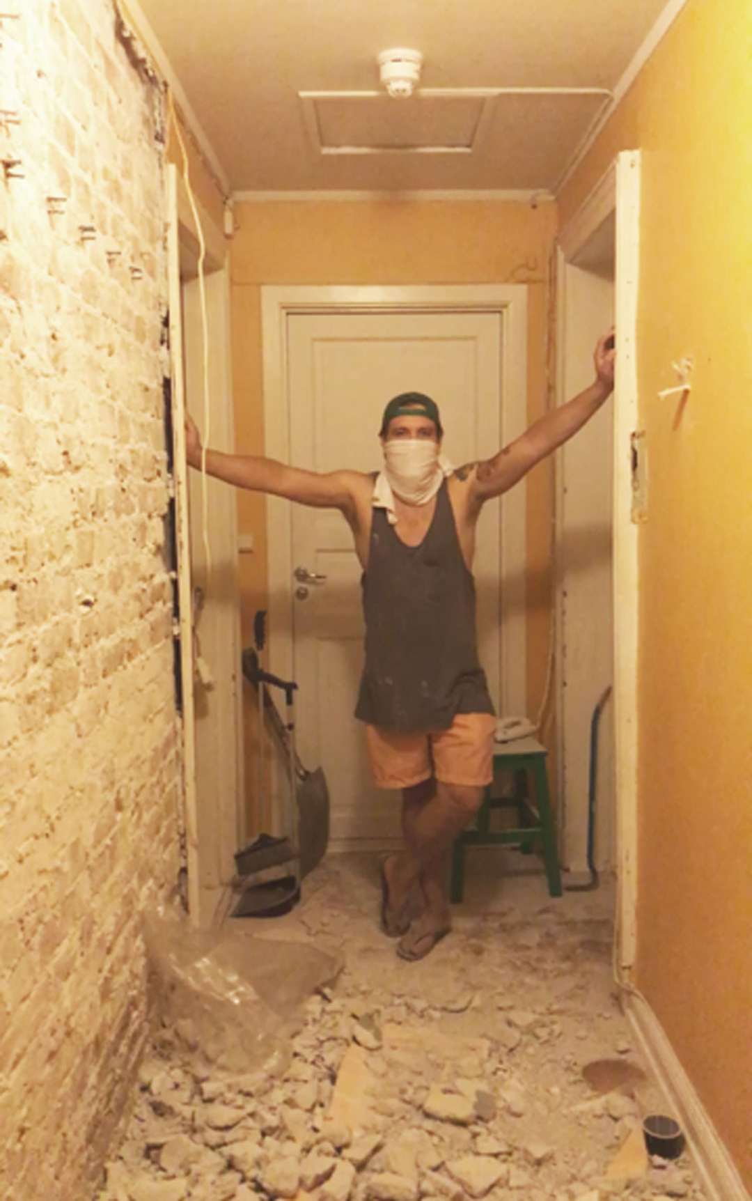 Plankevegger, Trine Midtun Klisjéhjemmet, Teglstein, Norske interiørblogger, Renovering, Oppussing, Riving i gang